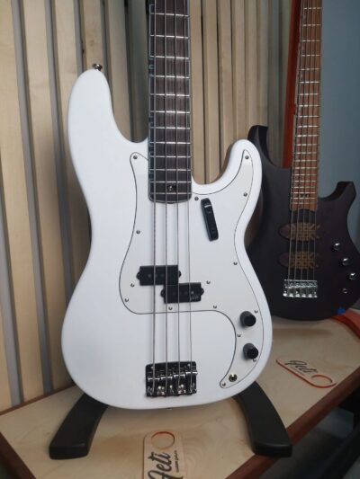 PRECISION BASS