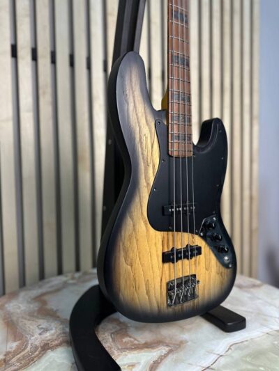 JAZZ BASS